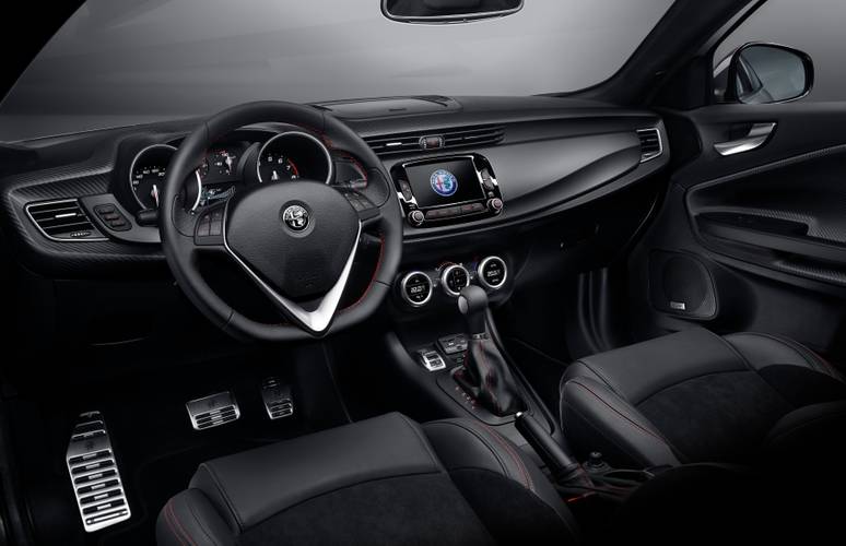 Interno di una Alfa Romeo Giulietta 940 facelift