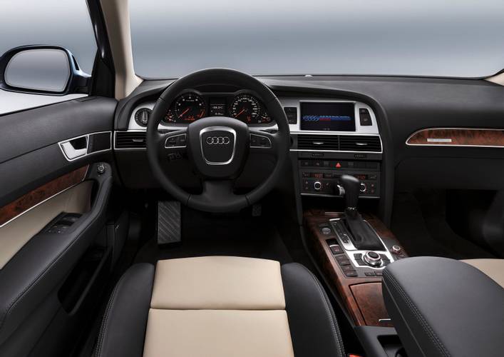 Interno di una Audi A6 4F facelift 2008