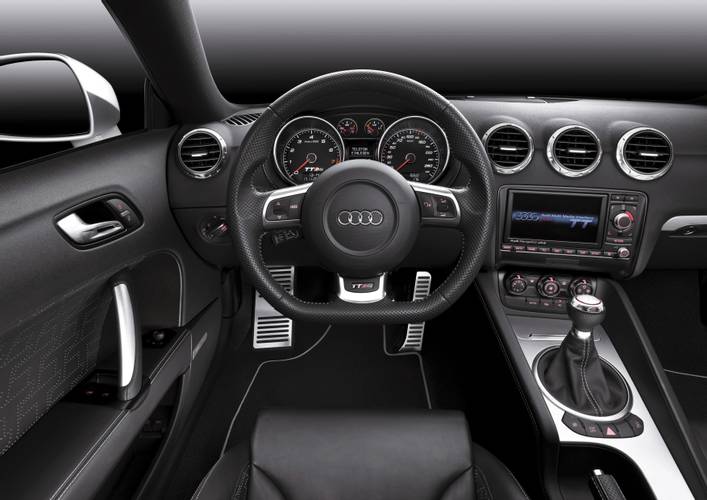 Interno di una Audi RS TT 8J facelift 2010