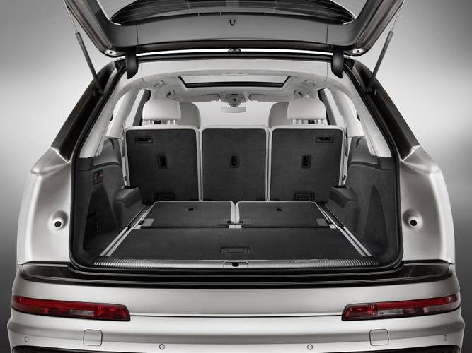 Audi Q7 4M 2015 rear folding seats