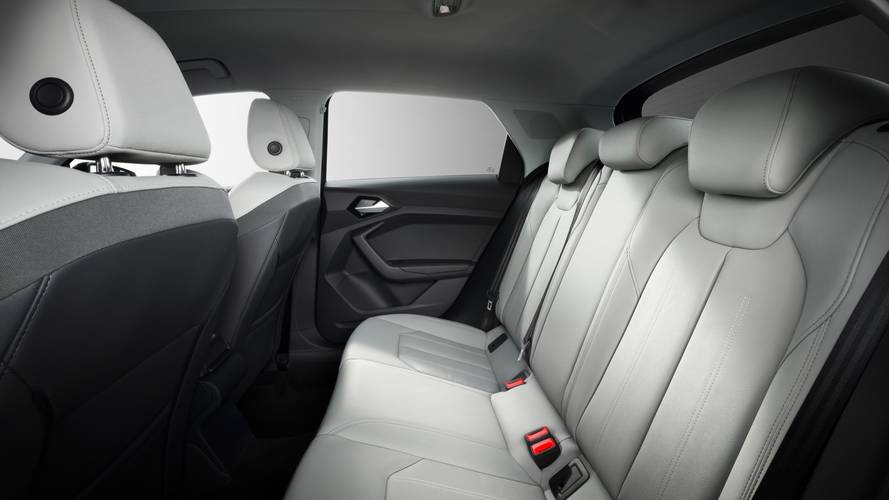 Audi A1 GB 2019 assentos traseiros