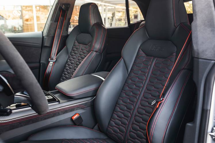 Audi RS Q8 2019 asientos delanteros