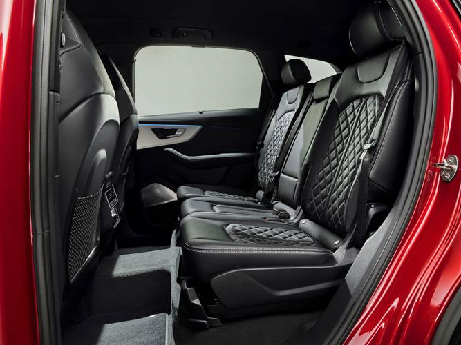 Audi Q7 4M facelift 2019 rear seats