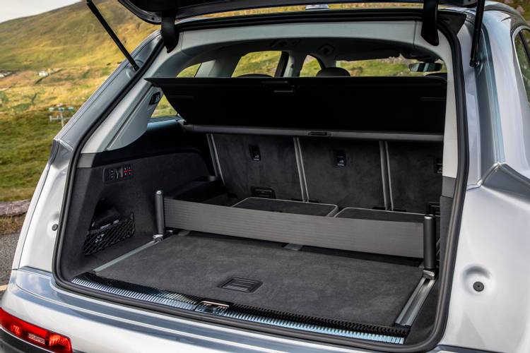 Audi Q7 4M facelift 2019 bagażnik