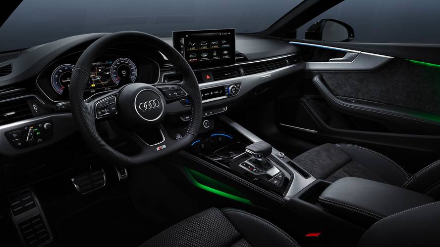 Interno di una Audi S5 coupe F5 8W6 facelift 2020