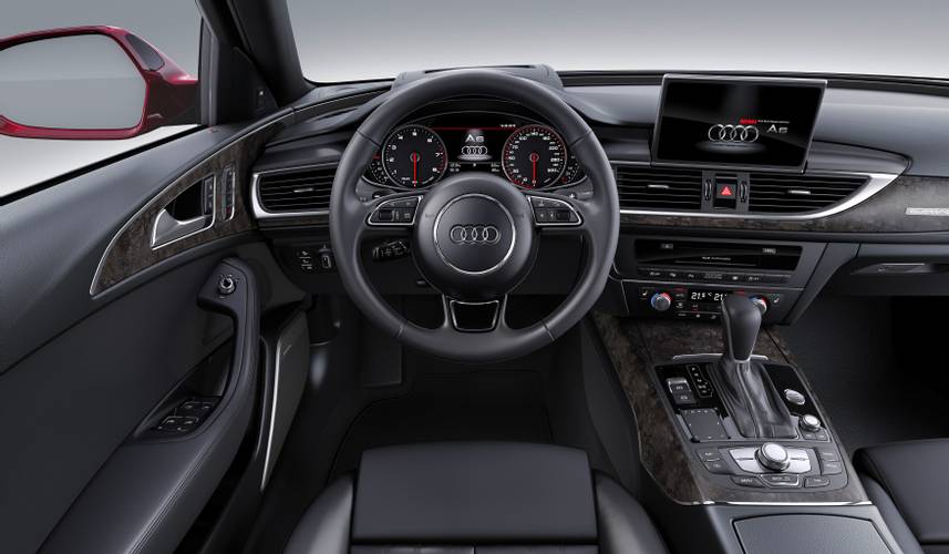 Interno di una Audi A6 facelift C7 2015