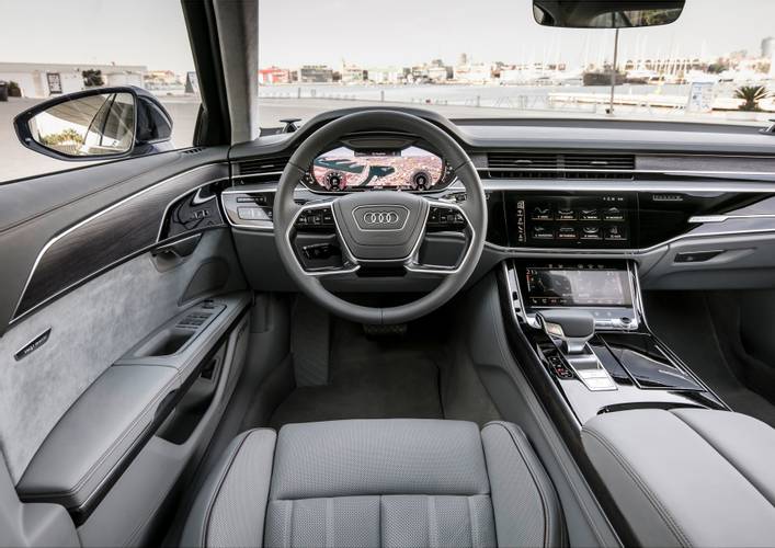 Audi A8 D5 4N 2018 interiér