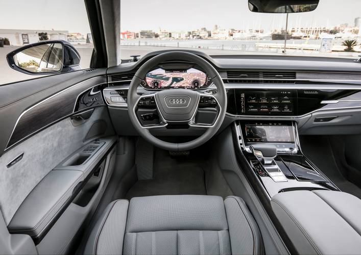 Interno di una Audi A8 D5 4N 2018