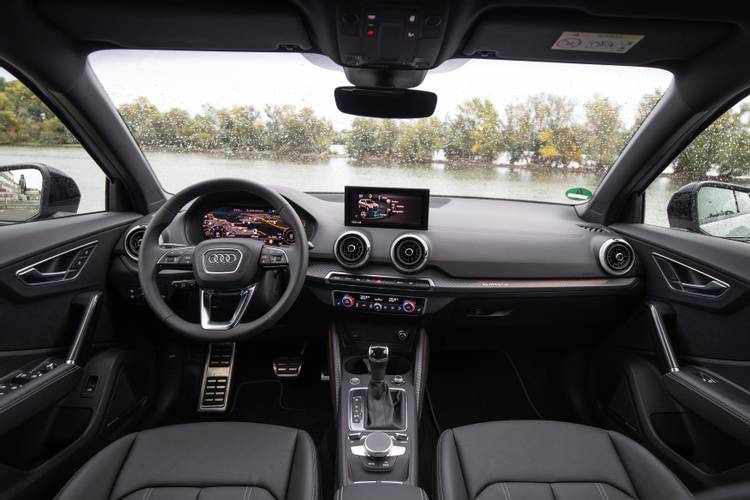 Audi Q2 facelift 2020 interiér