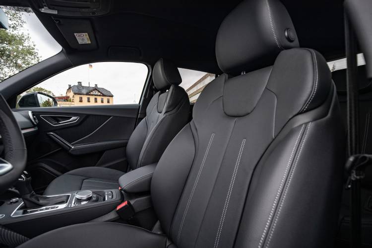 Audi Q2 facelift 2020 vorn sitzt