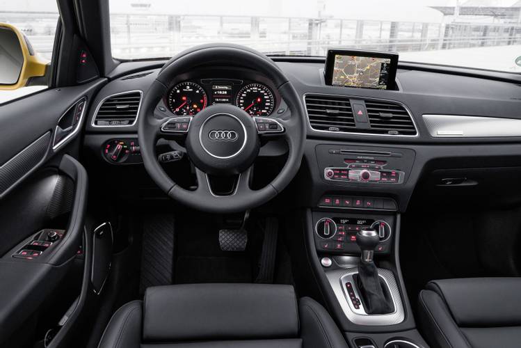 Audi Q3 8U facelift 2015 Innenraum