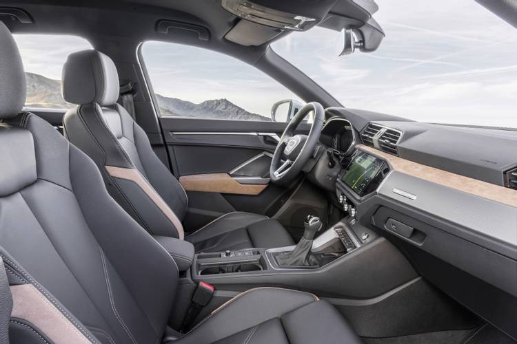 Audi Q3 F3 2018 front seats
