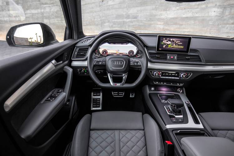 Audi Q5 FY 80A 2016 interiér