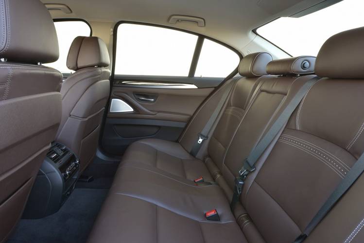 BMW 5 F10 facelift 2013 rear seats