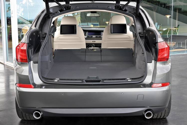 BMW 5 F07 Gran Turismo facelift 2013 bagażnik aż do przednich siedzeń
