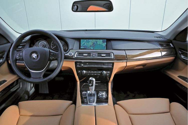 BMW 7 F01 2008 interior
