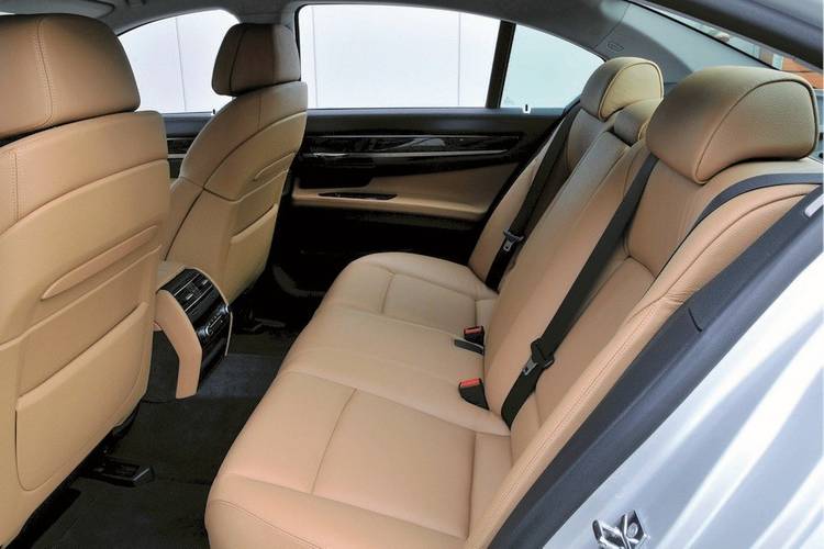 BMW 7 F01 2008 rear seats