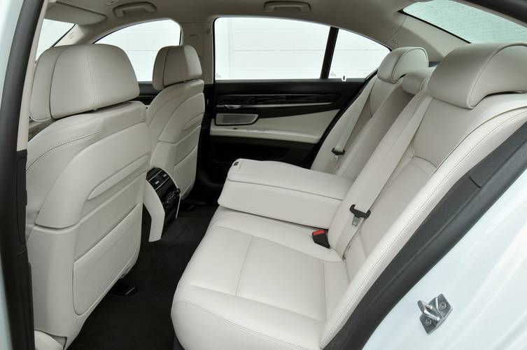 BMW 7 F01 facelift 2012 asientos traseros