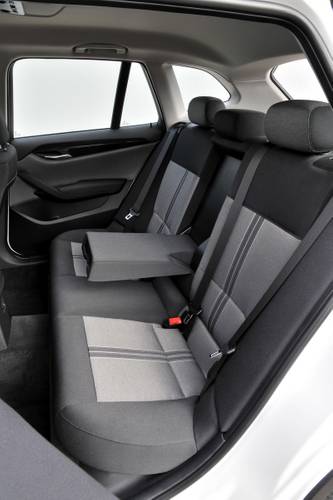 BMW X1 E84 2009 rear seats