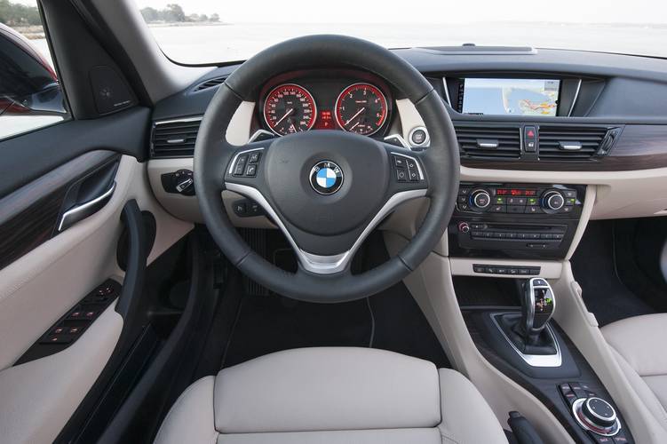 BMW X1 E84 facelift 2013 wnętrze