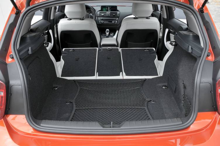 BMW 1 F21 2011 sklopená zadní sedadla