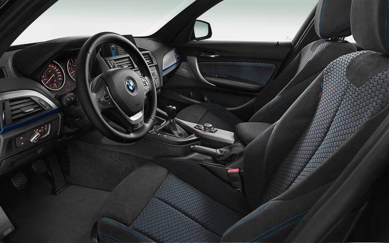 BMW 1 F21 2012 front seats