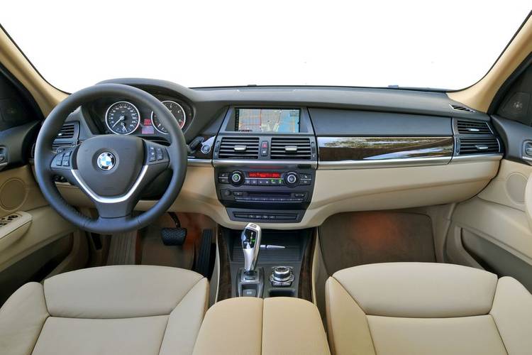 BMW X5 E70 facelift 2010 interiér
