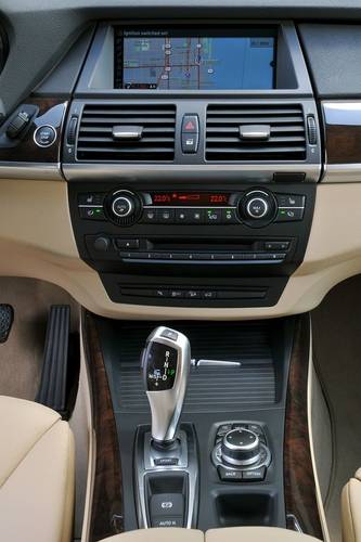 BMW X5 E70 facelift 2010 interior