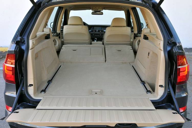 BMW X5 E70 facelift 2010 bagageruimte tot aan voorstoelen