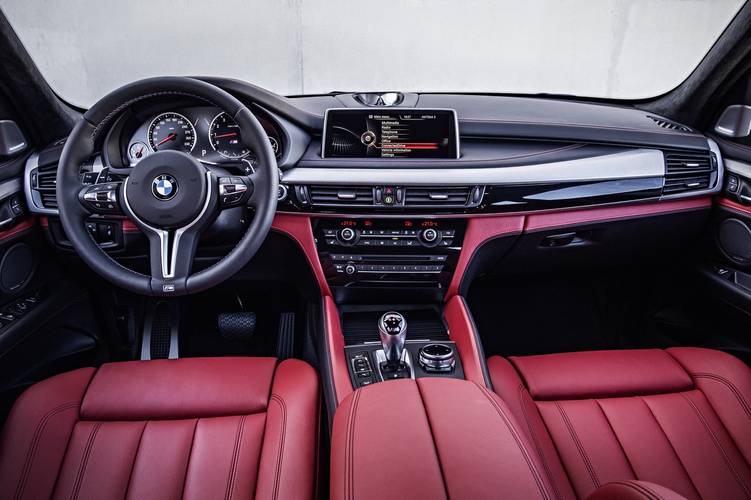 BMW X5 M F85 2014 interiér
