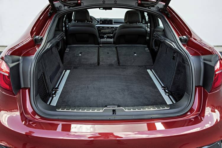 BMW X6 F14 2014 rear seats