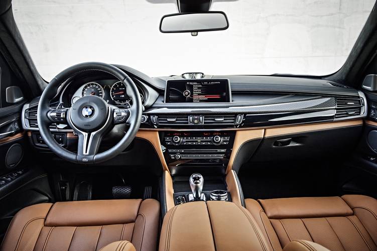 Interno di una BMW X6 F14 2014