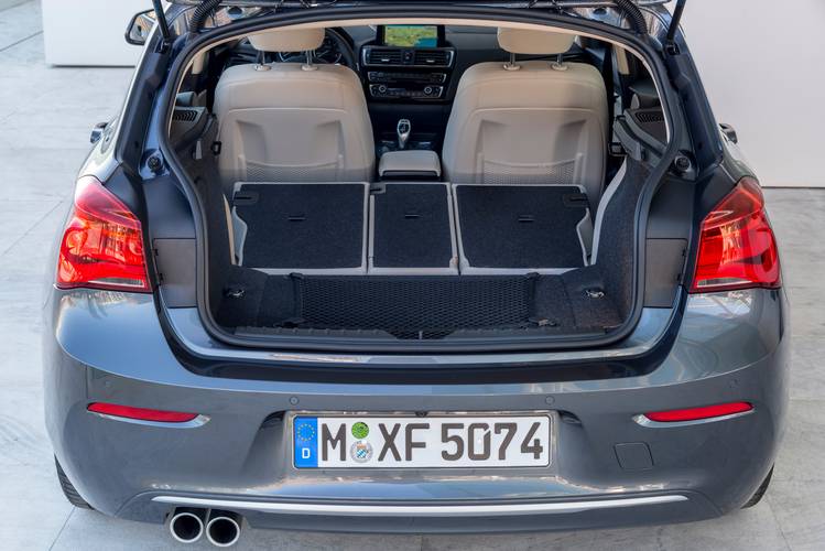 BMW 1 F20 facelift 2015 sklopená zadní sedadla