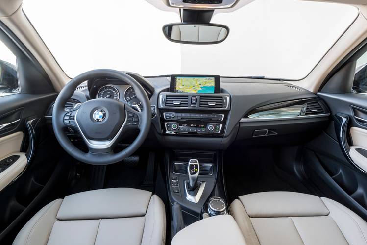 Interno di una BMW 1 F20 facelift 2015