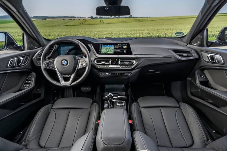 BMW 1 F40 2019 interiér