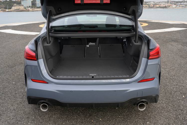 BMW 1 F44 Gran coupe 2019 rear folding seats