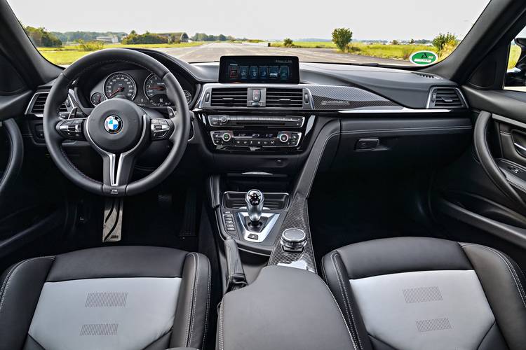 Interno di una BMW M3 F80 facelift 2016