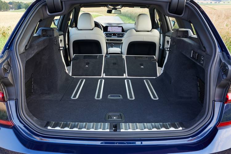 BMW 3 G21 Touring 2019 plegados los asientos traseros