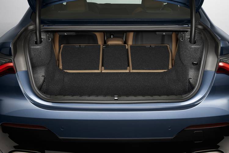 BMW 4 G22 2020 bagageruimte tot aan voorstoelen