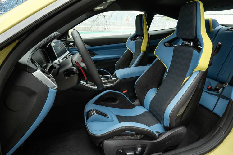 BMW M4 G82 2020 voorstoelen