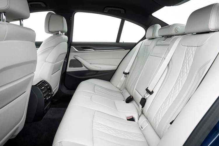 BMW 5 G30 facelift 2020 rear seats