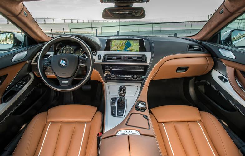 Interno di una BMW 6 F06 Gran Coupe facelift 2015