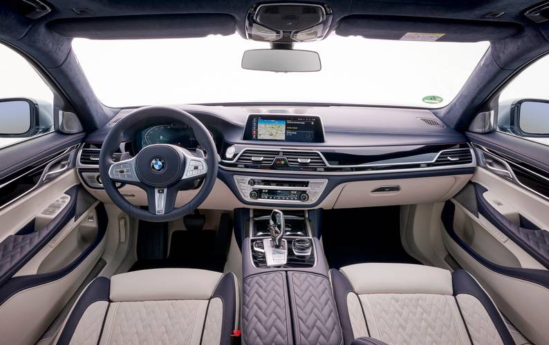 Interno di una BMW 7 G11 facelift 2019
