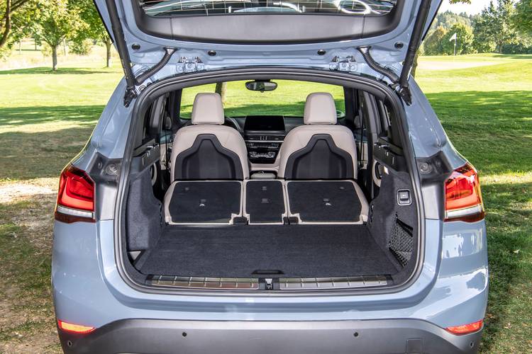 BMW X1 F48 facelift 2019 bagageruimte tot aan voorstoelen