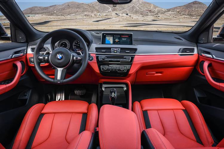 BMW X2 M35i F39 2019 interiér