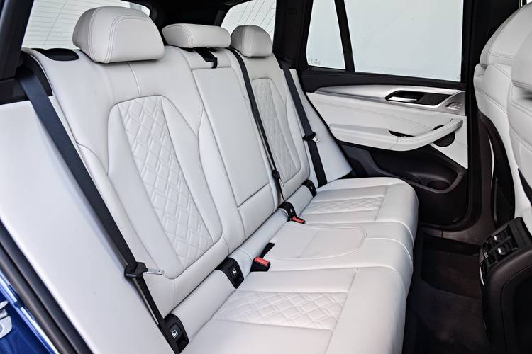 BMW X3 G01 2017 rear seats