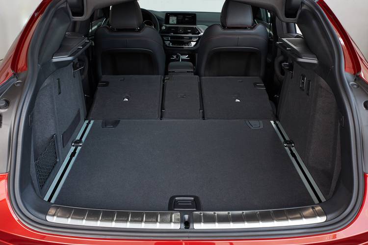 BMW X4 G02 2018 rear folding seats