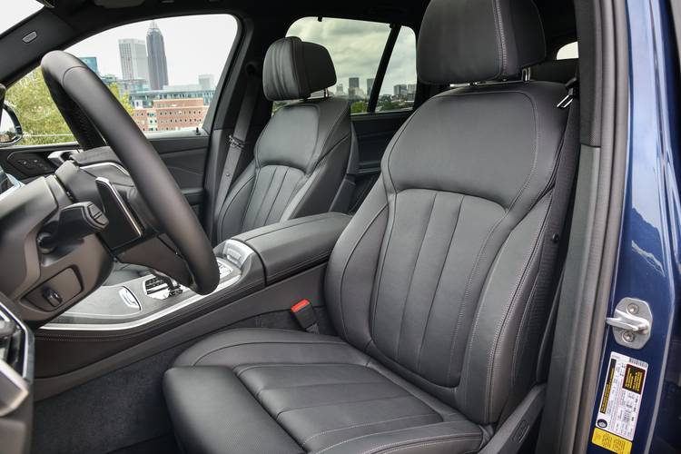 BMW X5 G05 2018 front seats