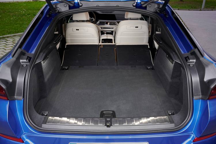 BMW X6 G06 2019 bagażnik aż do przednich siedzeń