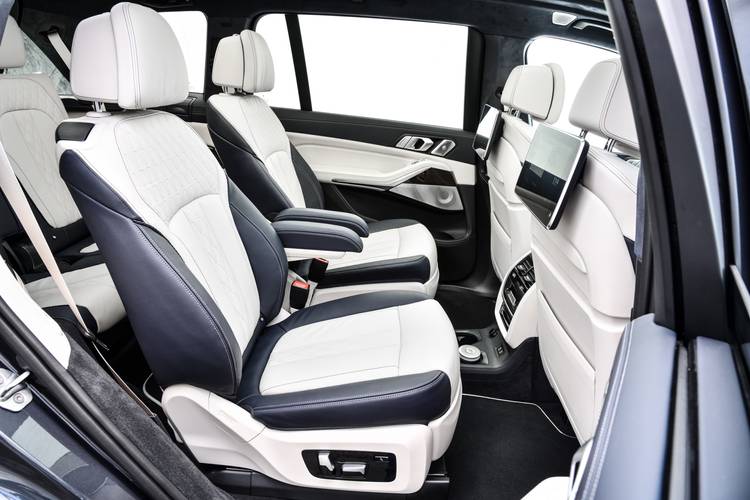 BMW X7 G07 2018 zadní sedadla